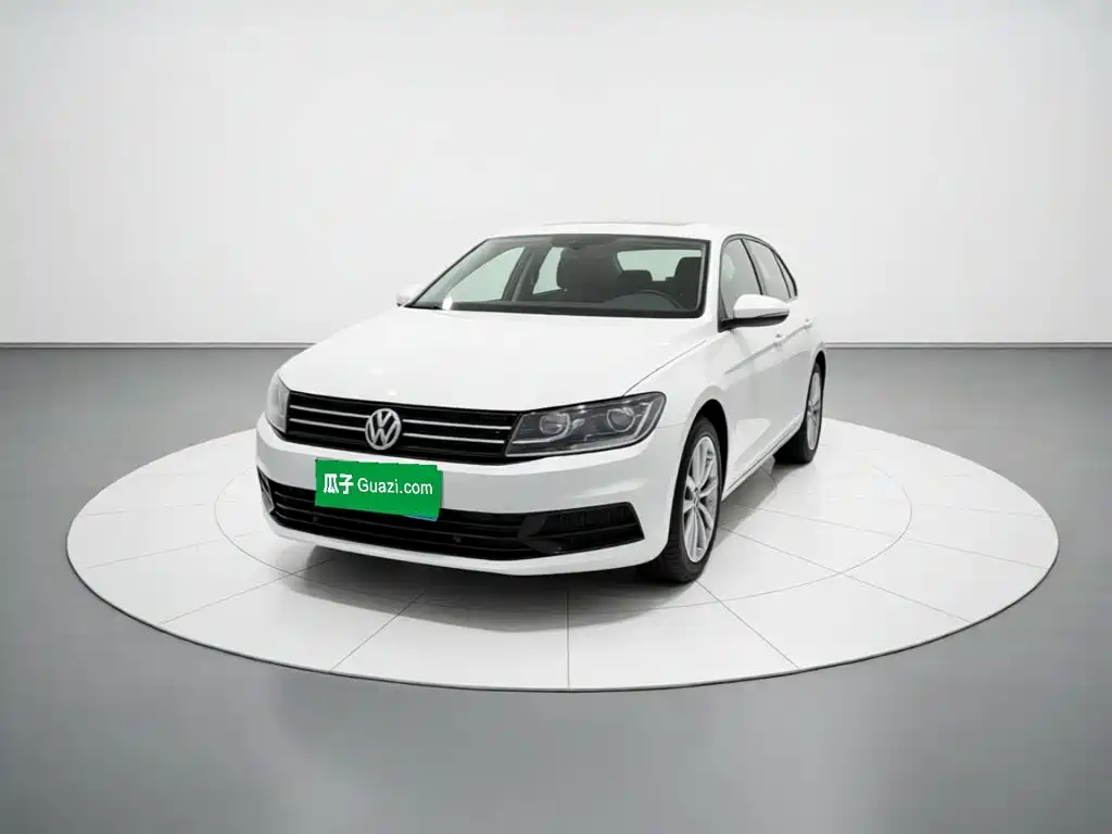 Volkswagen Santana — миниатюра 2