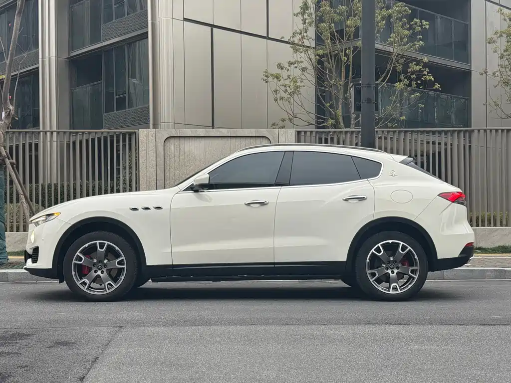 MASERATI LEVANTE