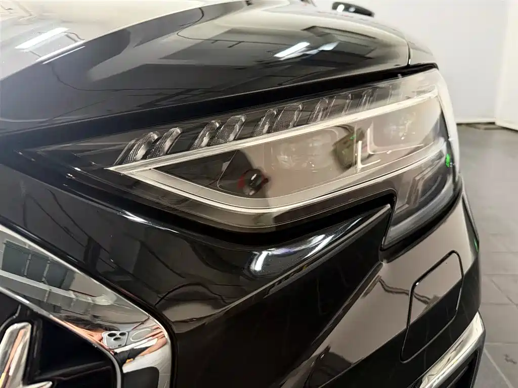 Audi A8 — миниатюра 6
