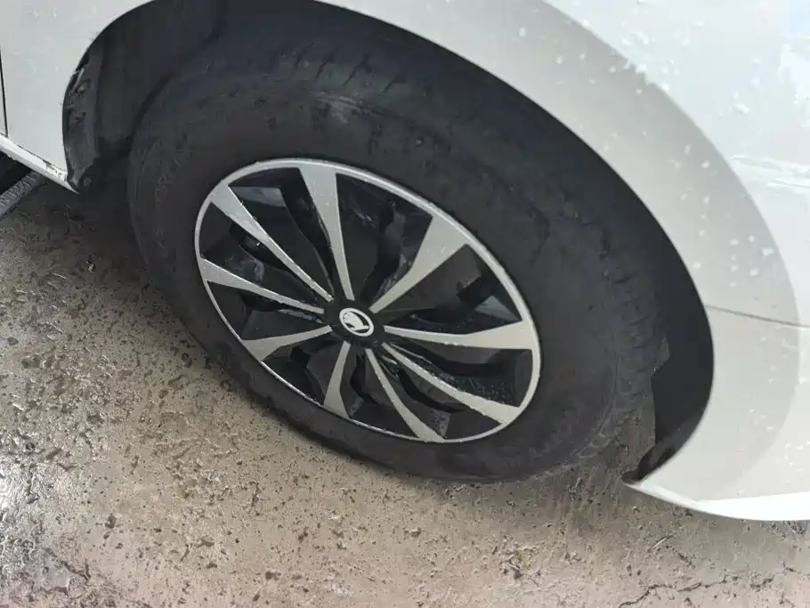 Skoda Fabia — миниатюра 6