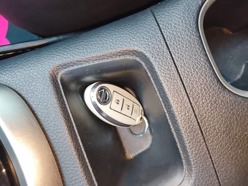 Nissan Tiida 1.6 л 2021 г. Белый, пробег 36800 км