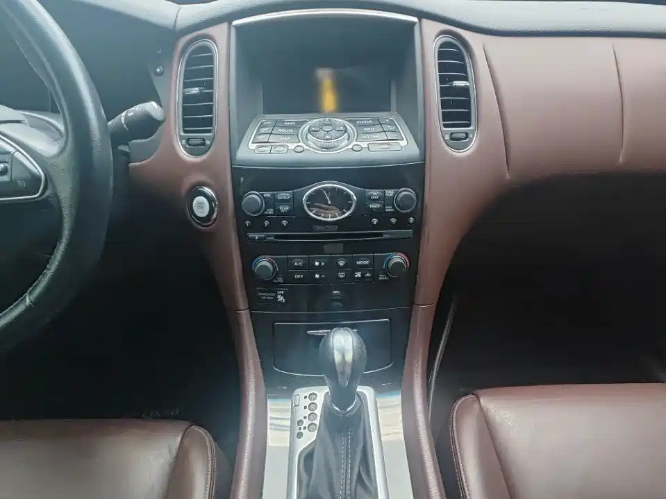 Infiniti QX50 — миниатюра 9