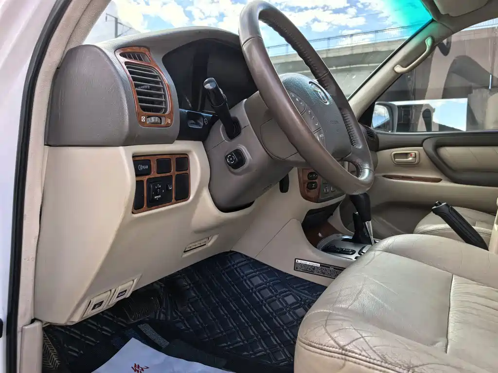 Toyota Land Cruiser — миниатюра 6
