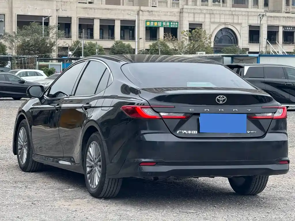 TOYOTA CAMRY