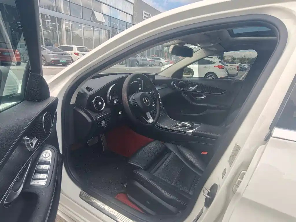 Mercedes-Benz C-Class — миниатюра 4