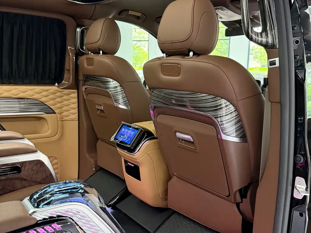 Mercedes-Benz V-Class V 2024 V 300 L Luxury