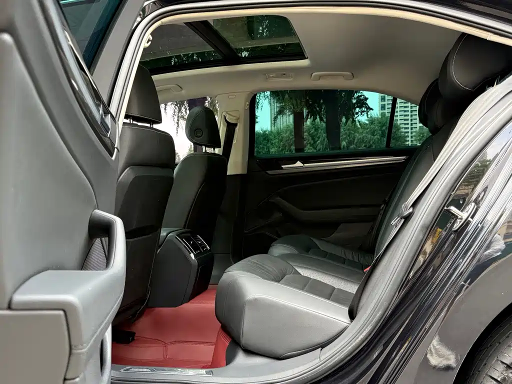 Volkswagen Phideon — миниатюра 9