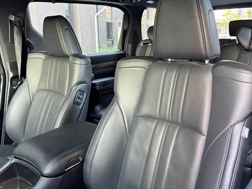 Toyota Vellfire 2020 2.5L HV Luxury