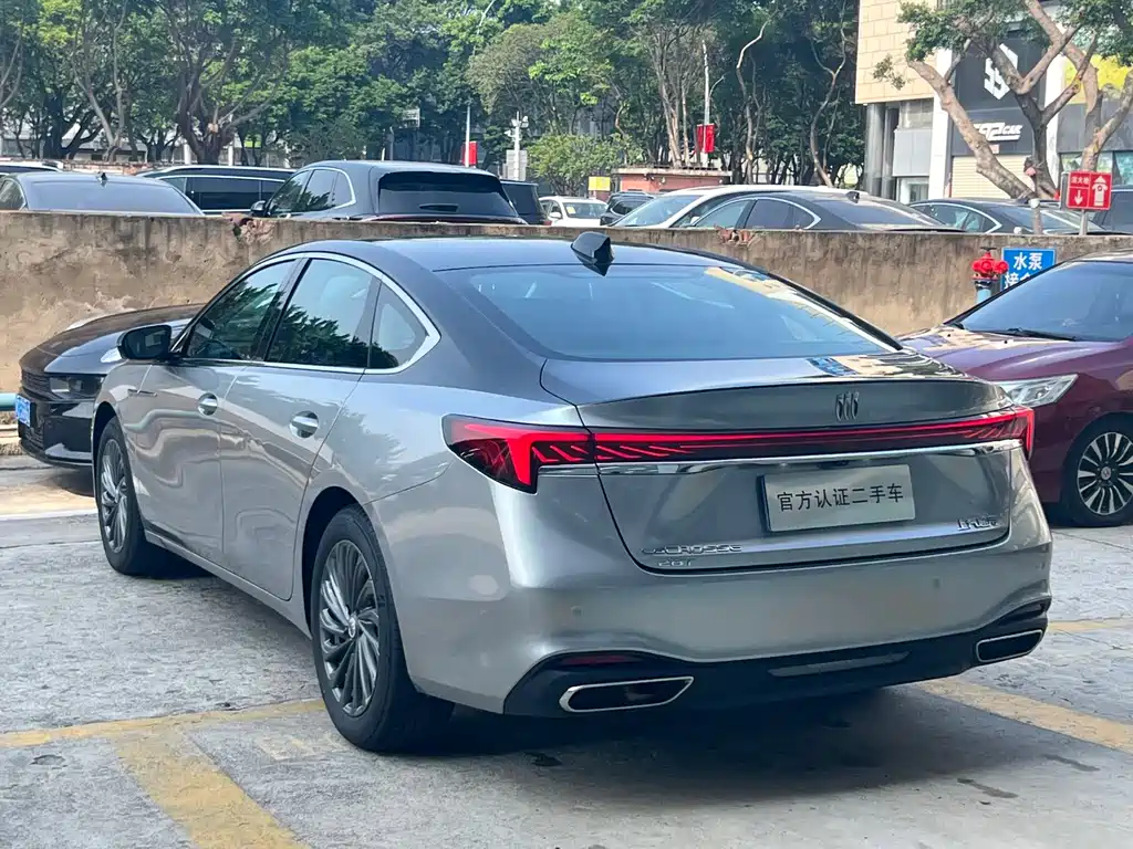 Buick LaCrosse — миниатюра 6