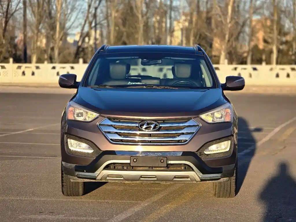 Hyundai Santa Fe 2013 2.4L AT