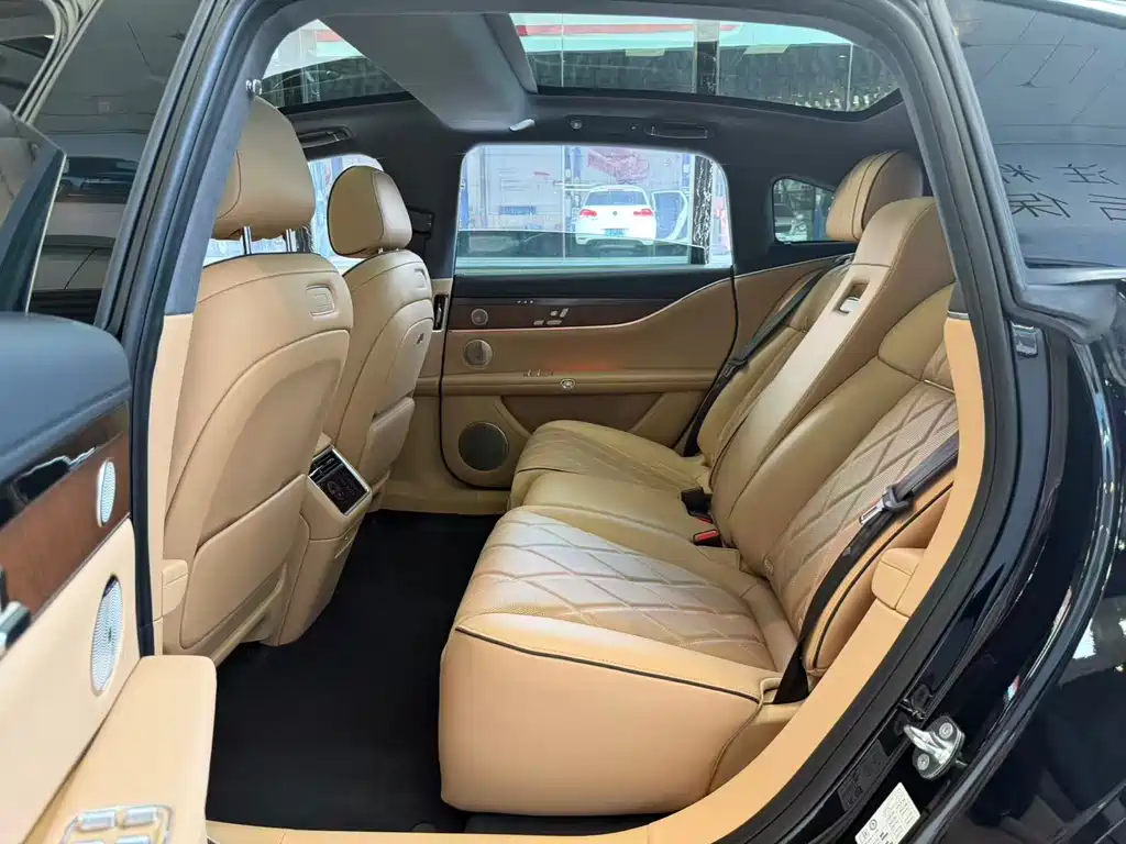 AITO ENJOY THE WORLD S9