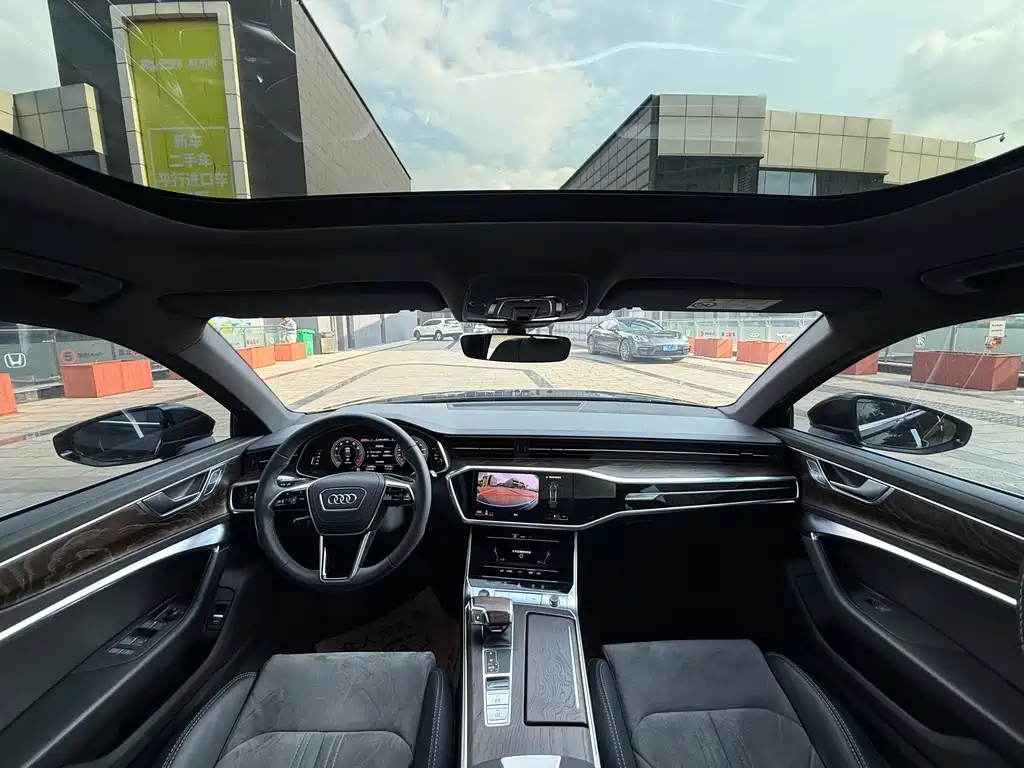 Audi A6L 2023 40 TFSI Luxury