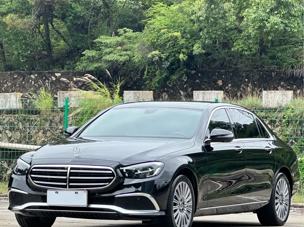 Mercedes-Benz E-Class 2022