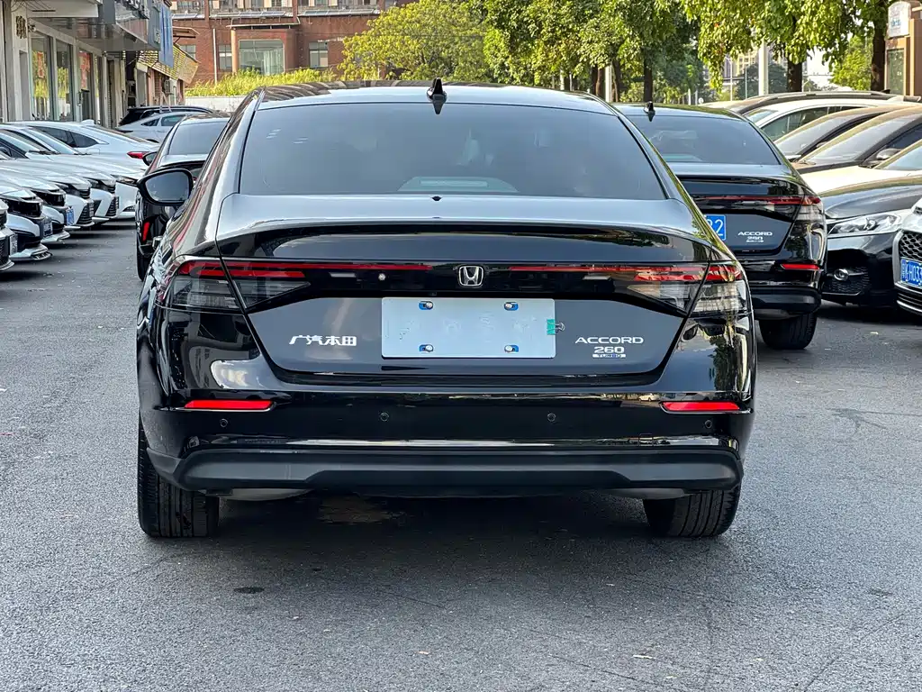 Honda Accord — миниатюра 8