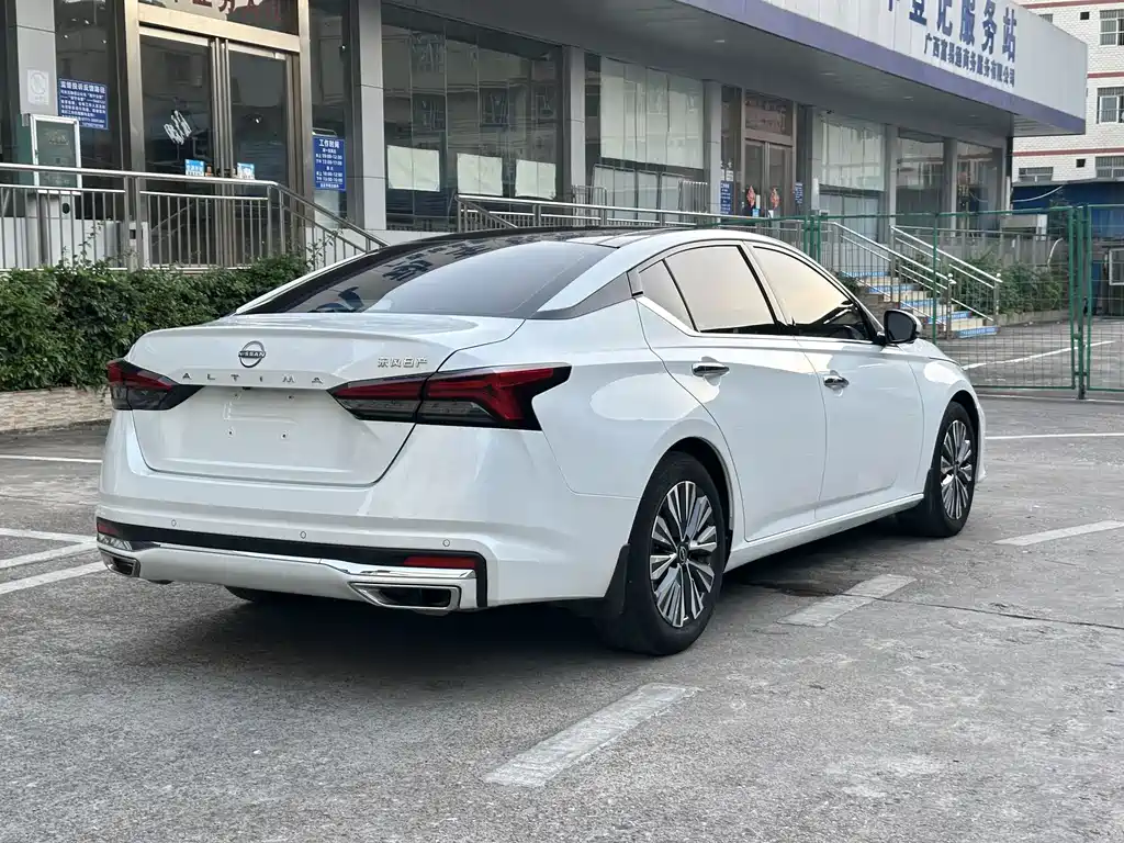 Nissan Teana — миниатюра 7