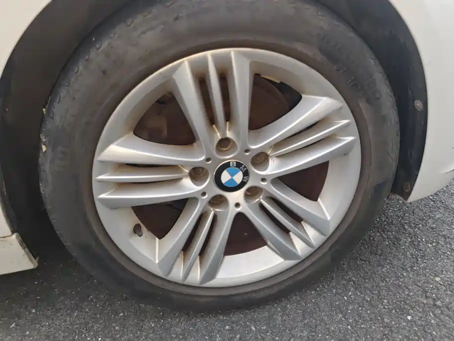 BMW 3 Series — миниатюра 6