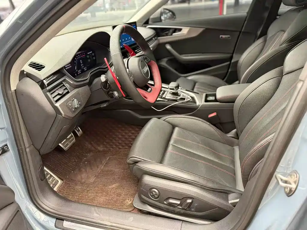 Audi A4L 2022 40 TFSI quattro RS