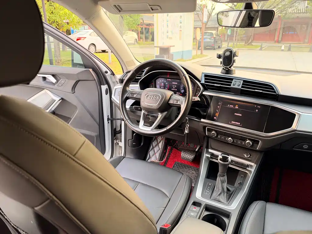 Audi Q3 — миниатюра 12