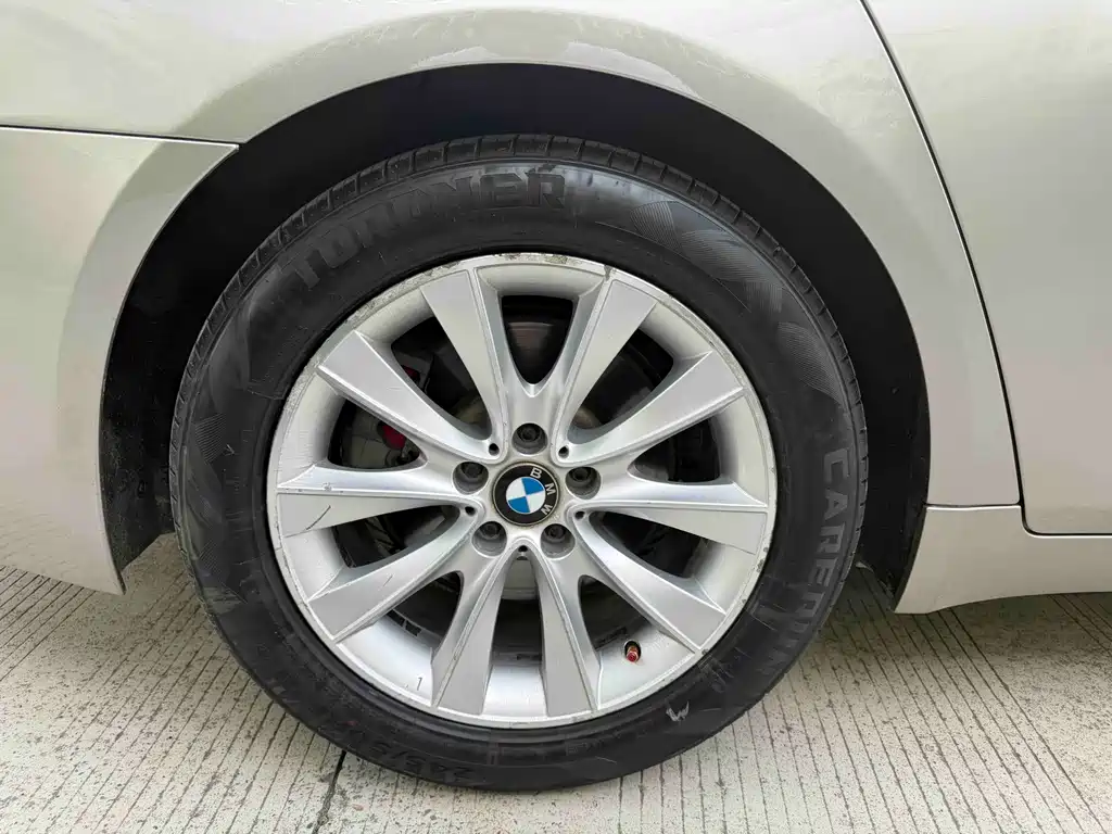 BMW 7 Series — миниатюра 17