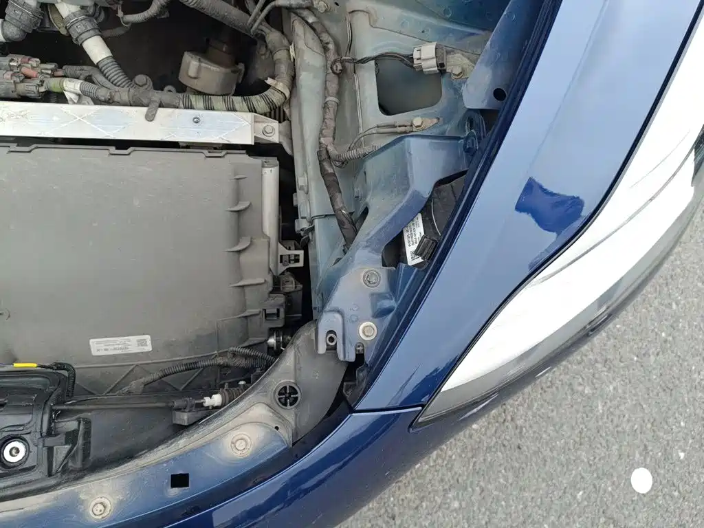 Tesla Model 3 — миниатюра 21
