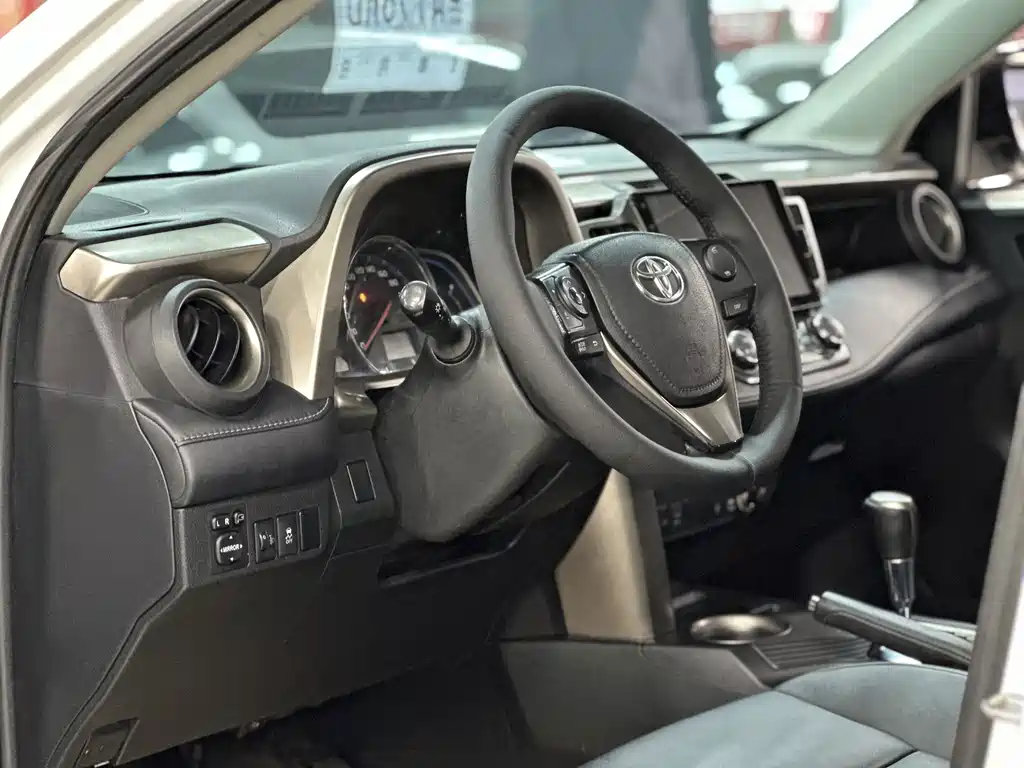 Toyota RAV4 — миниатюра 23