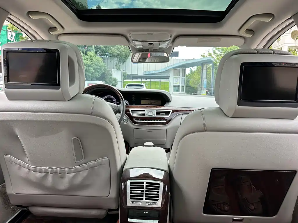 Mercedes-Benz S-Class — миниатюра 10