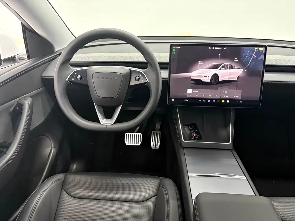 Tesla Model Y — миниатюра 12
