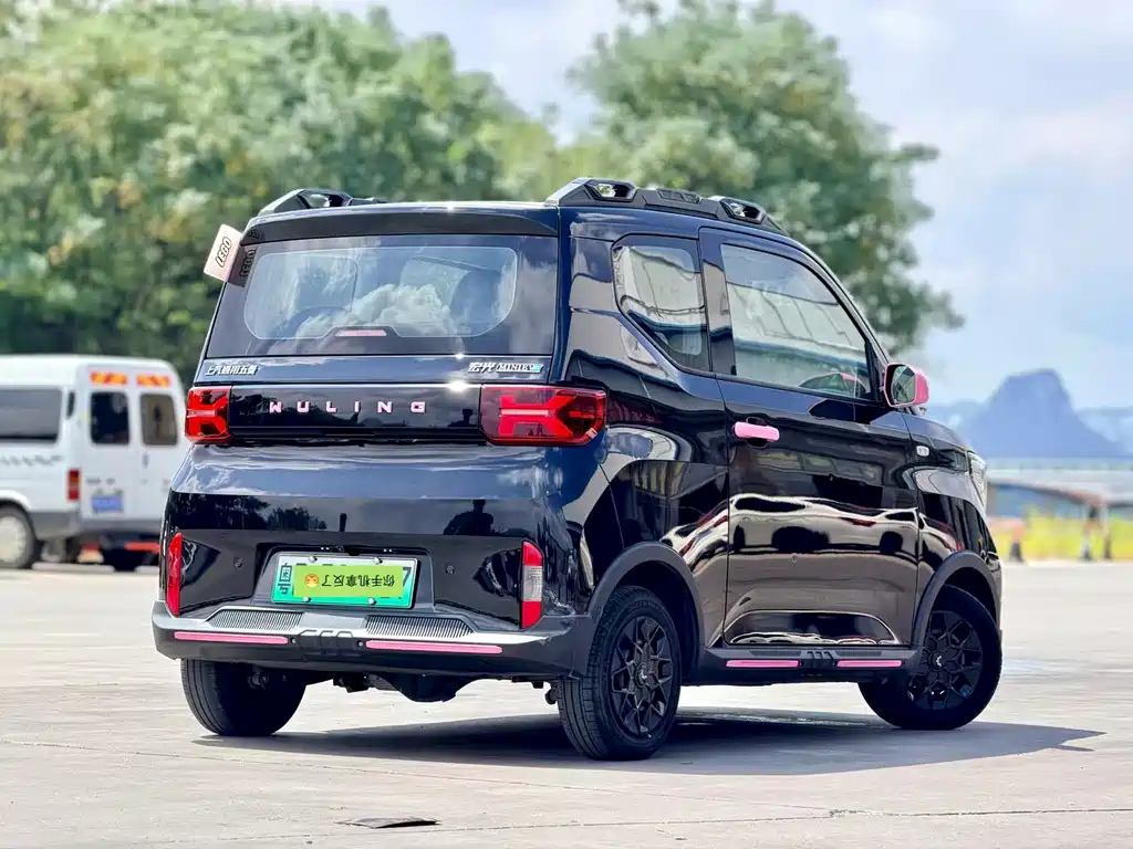Wuling MINIEV — миниатюра 6