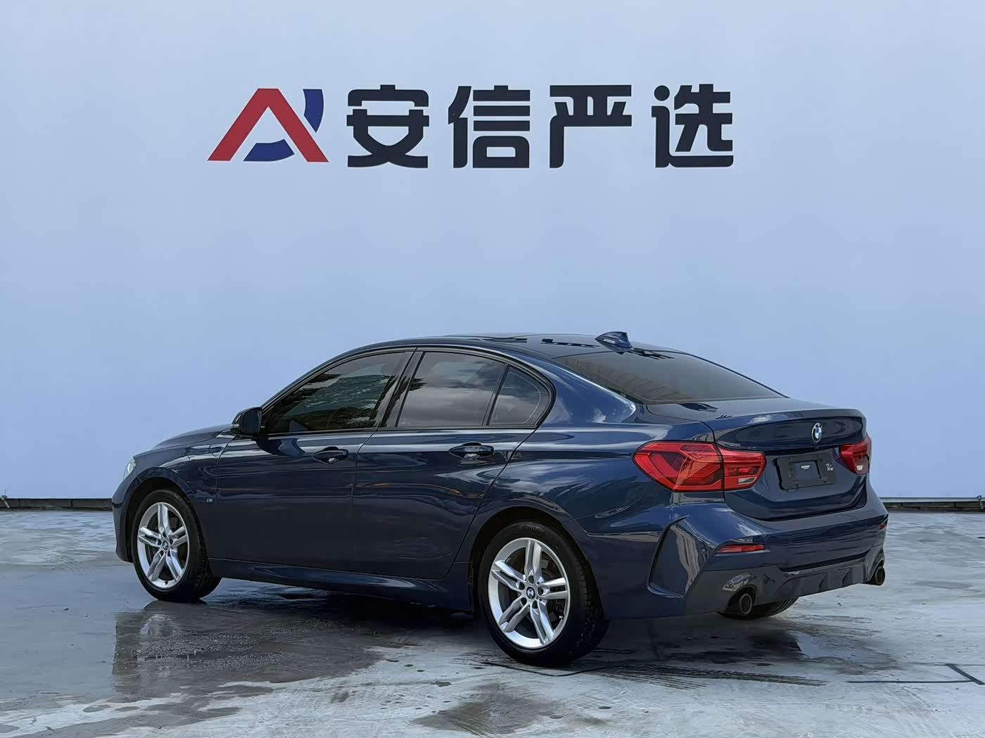 BMW 1 Series 1.5 л 2022 г. Голубой, пробег 37000 км