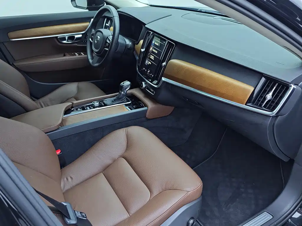 Volvo S90 — миниатюра 10