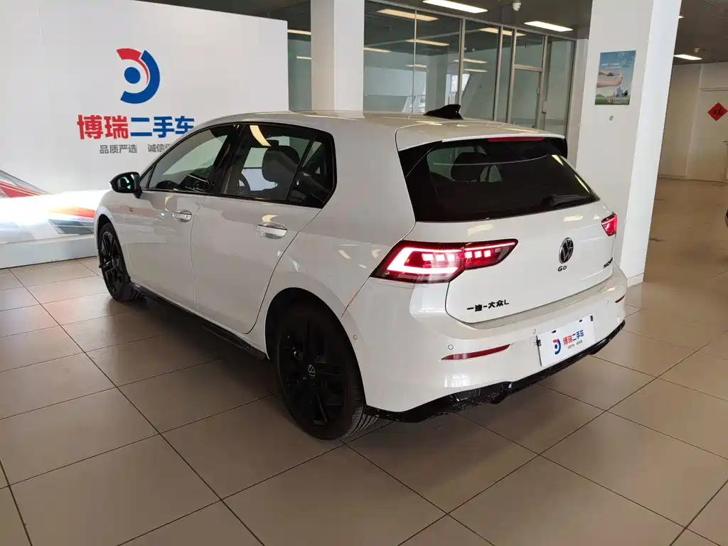 Volkswagen Golf — миниатюра 24