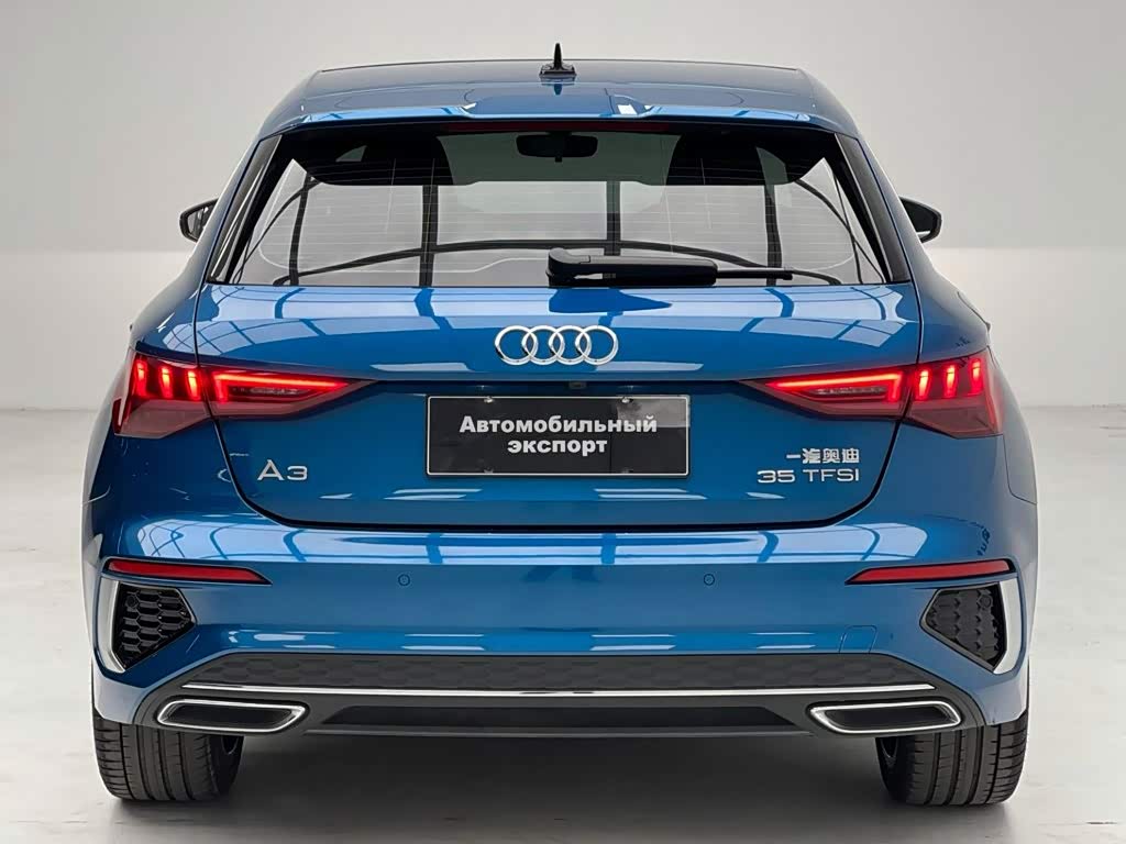 Audi A3 1.4 л 2022 г. Голубой, пробег 33000 км