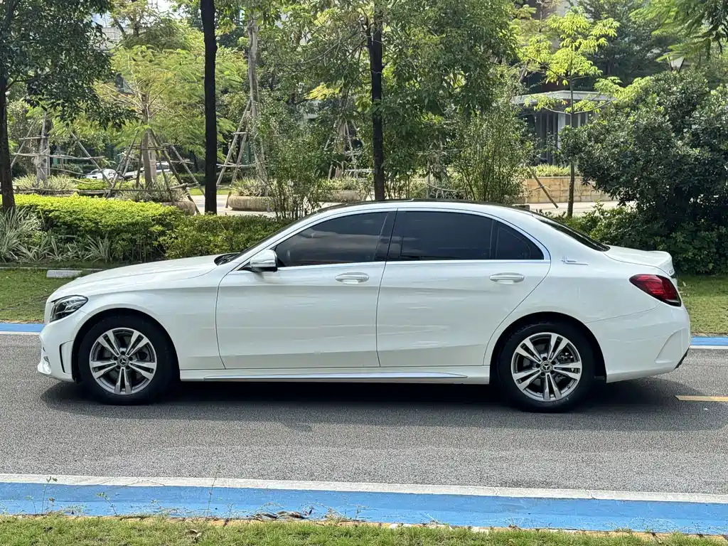 Mercedes-Benz C-Class — миниатюра 7