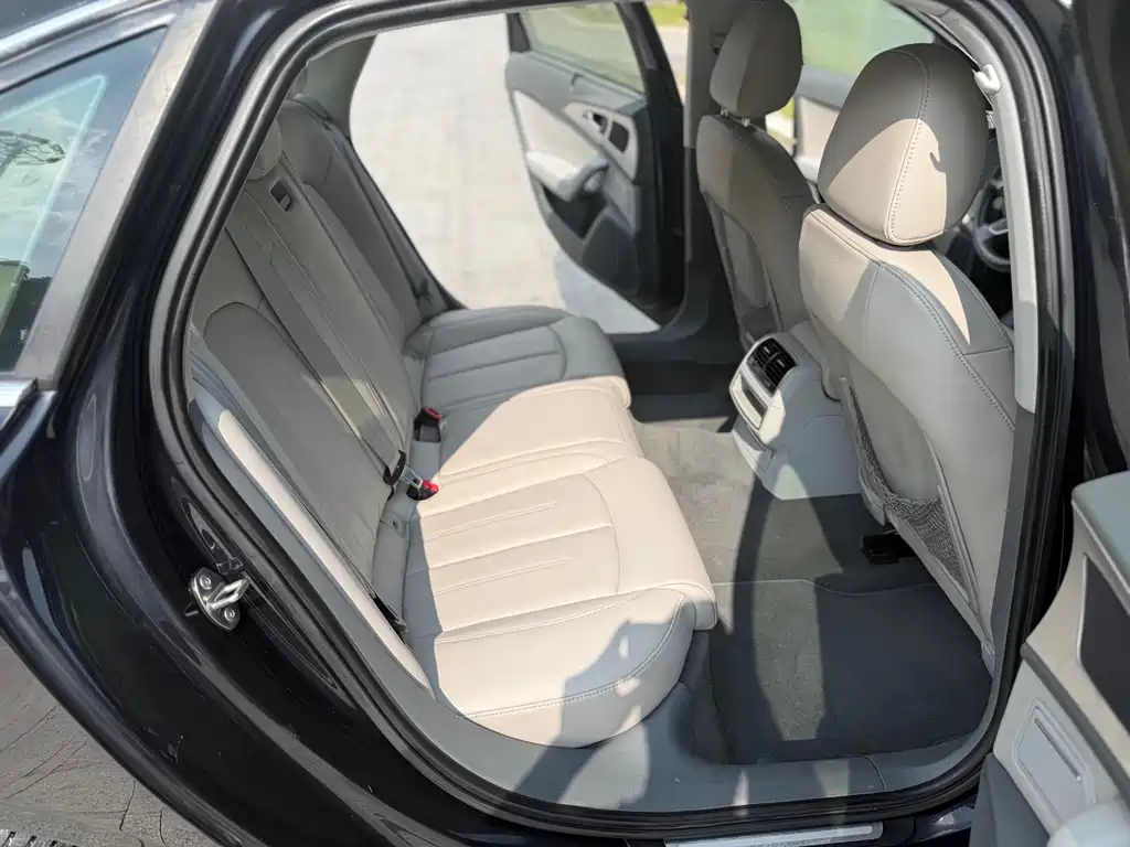 Audi A6L — миниатюра 12