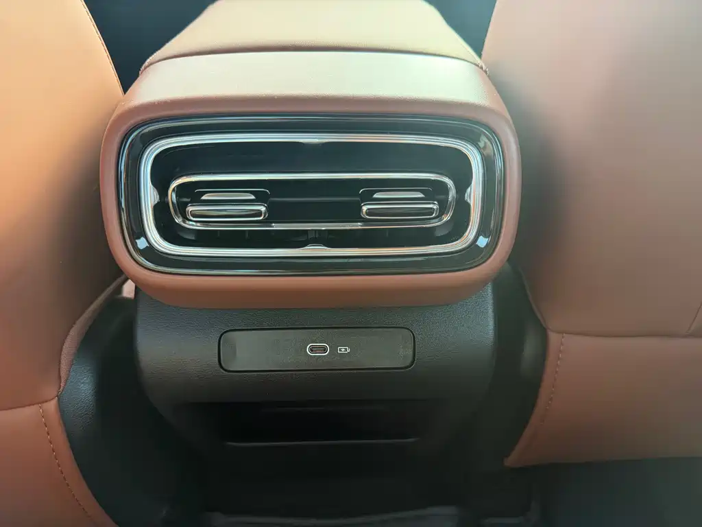 Geely Emgrand — миниатюра 19