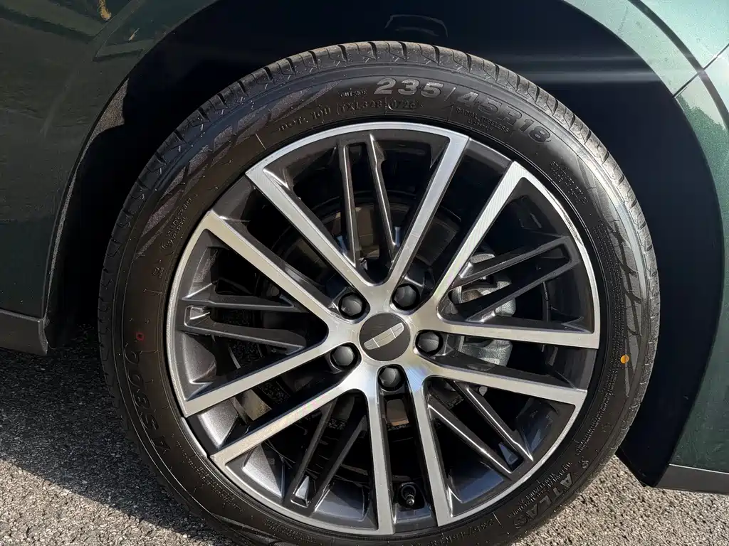 Geely Emgrand — миниатюра 6