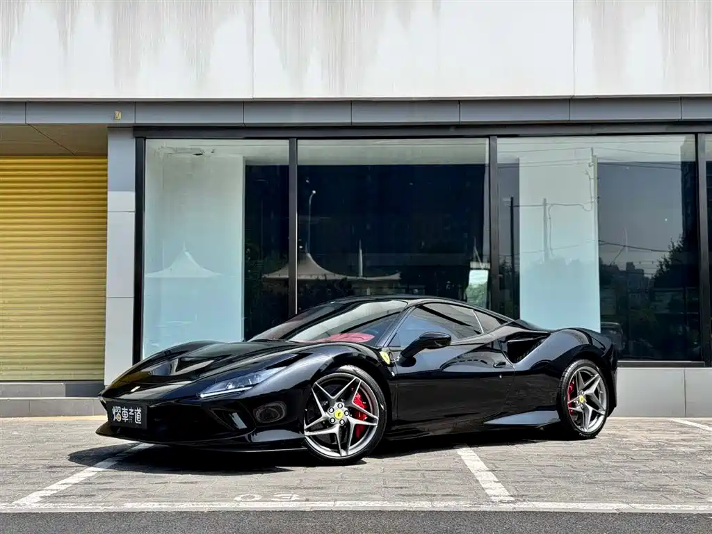 Ferrari F8 2022