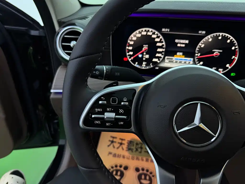 Mercedes-Benz E-Class — миниатюра 18