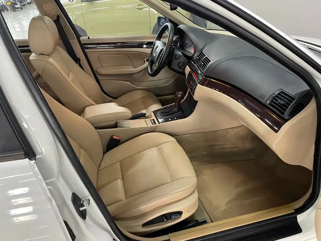 BMW 3 Series 3 2004 318i
