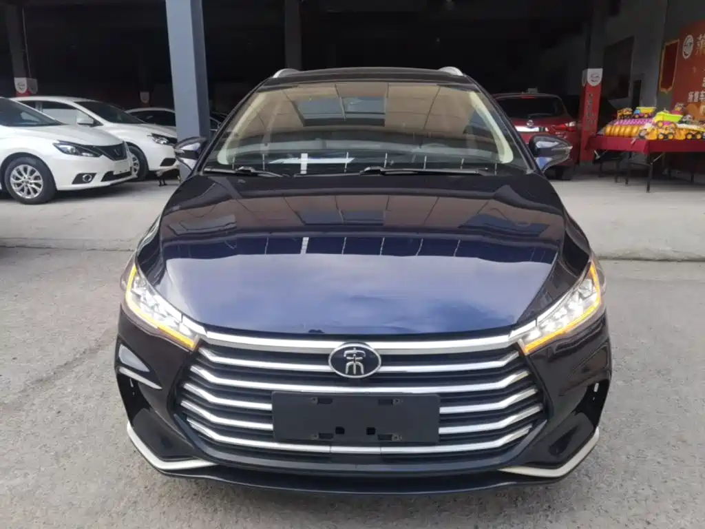 BYD MAX — миниатюра 3