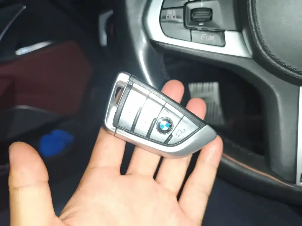 BMW 5 Series — миниатюра 12
