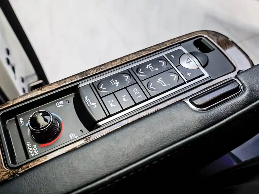 Toyota Vellfire — миниатюра 30