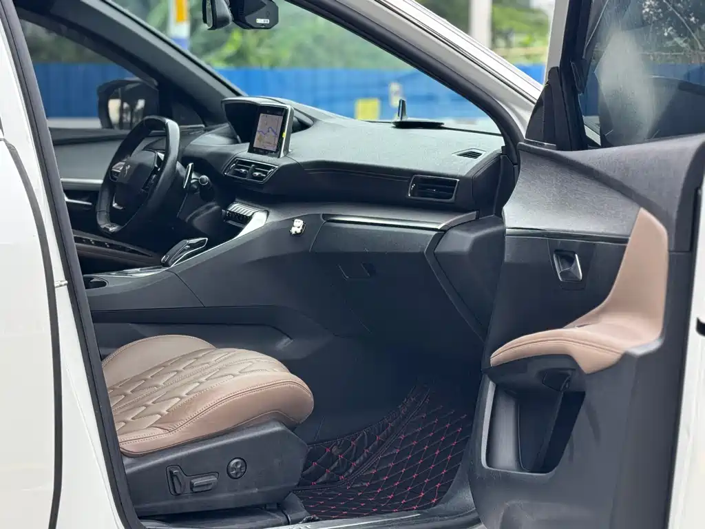 Peugeot 5008 2019 380THP 7 мест Luxury GT