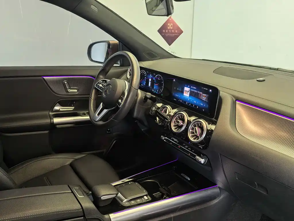 Mercedes-Benz GLA — миниатюра 10