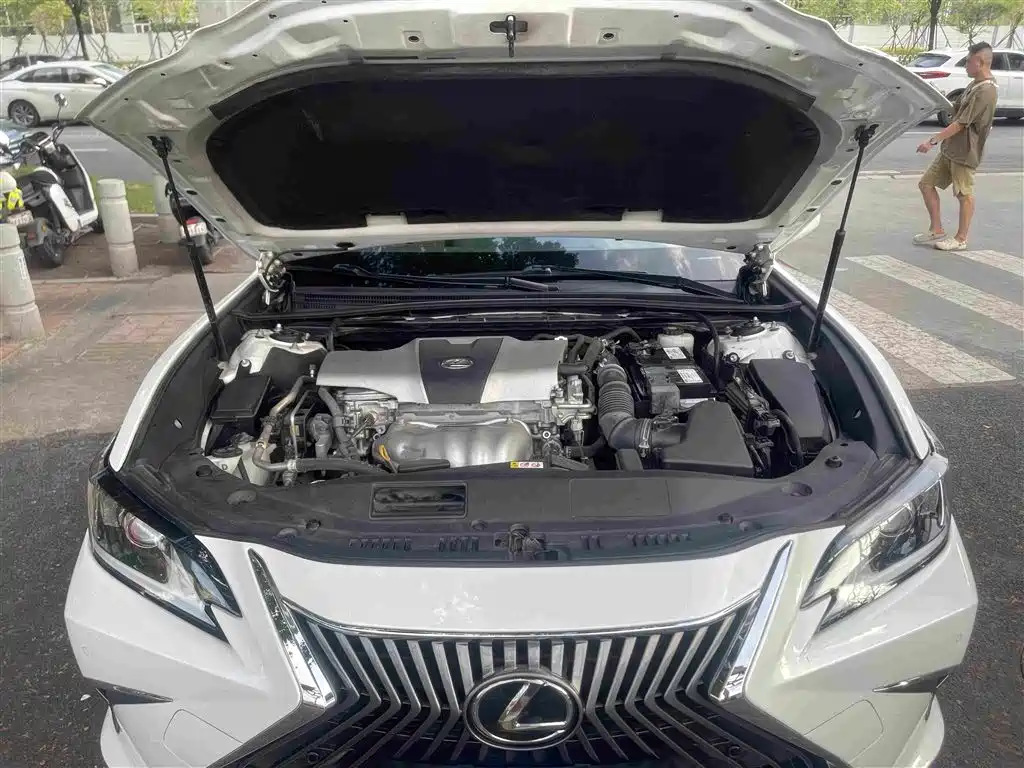 Lexus ES — миниатюра 25