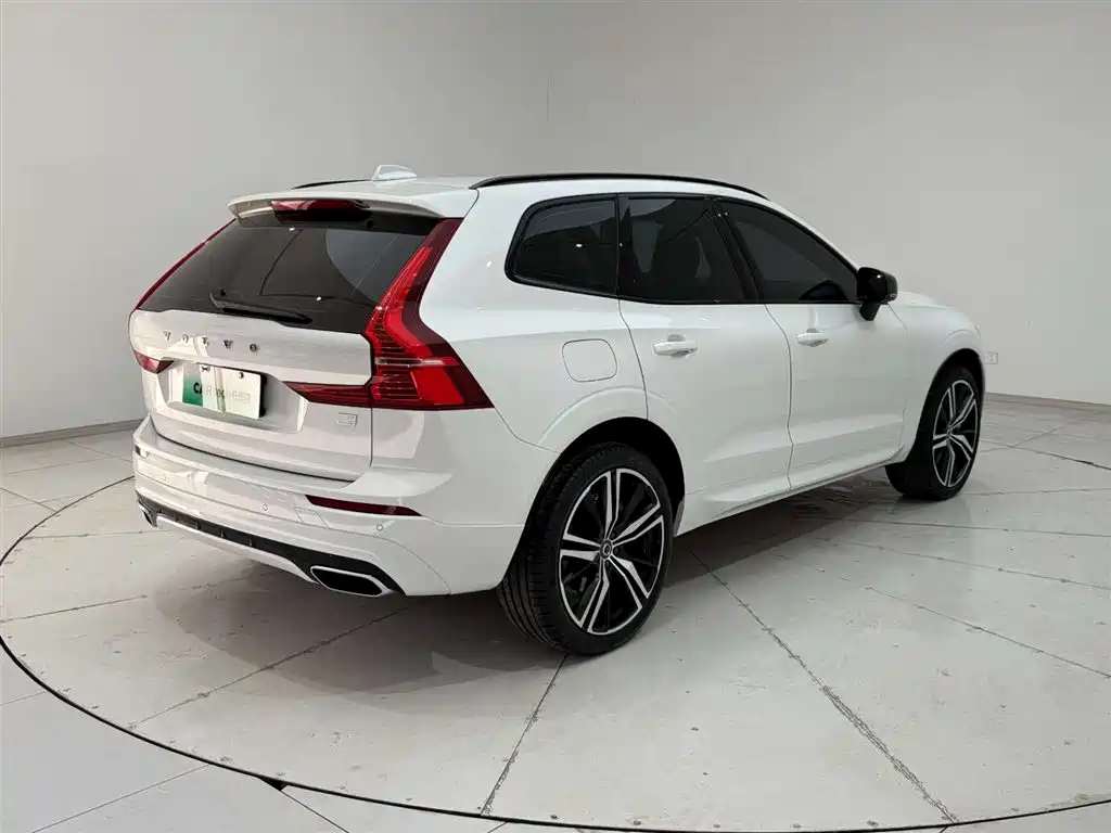 VOLVO XC60 PLUG IN HYBRID