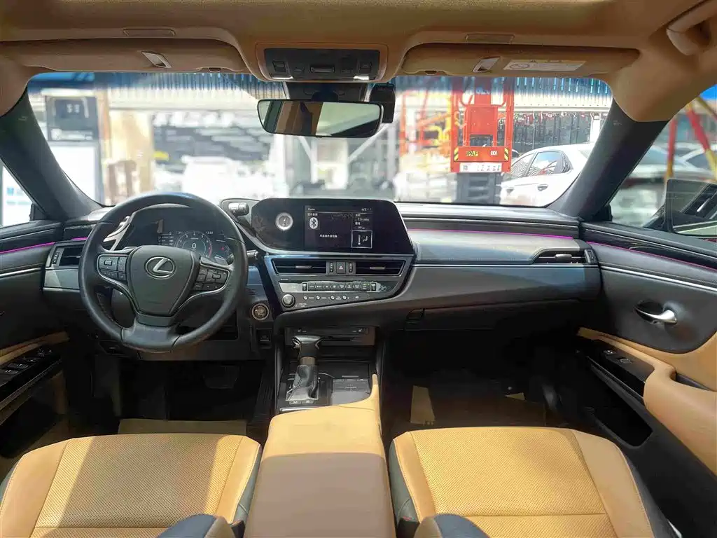 Lexus ES — миниатюра 16