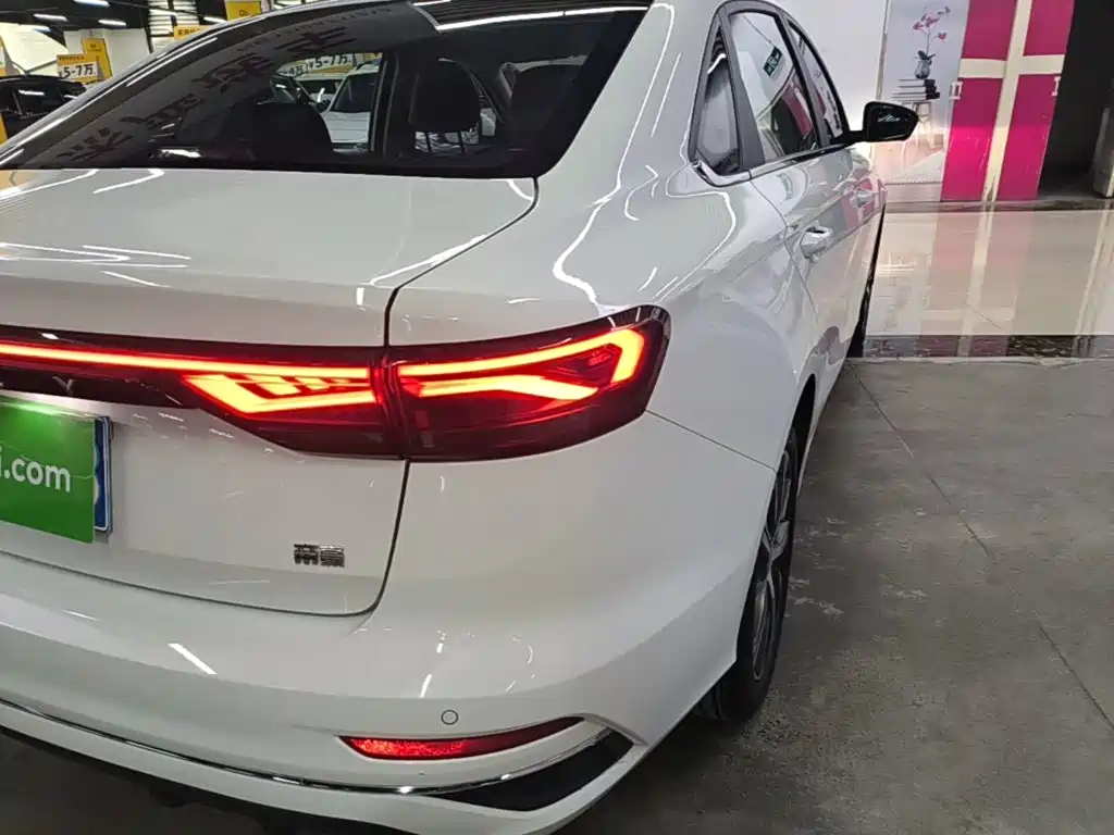 Geely Emgrand — миниатюра 8
