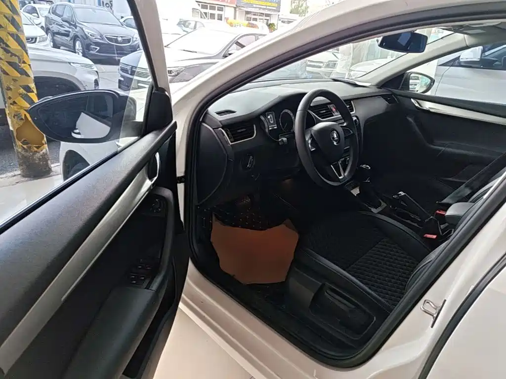 Skoda Octavia — миниатюра 16