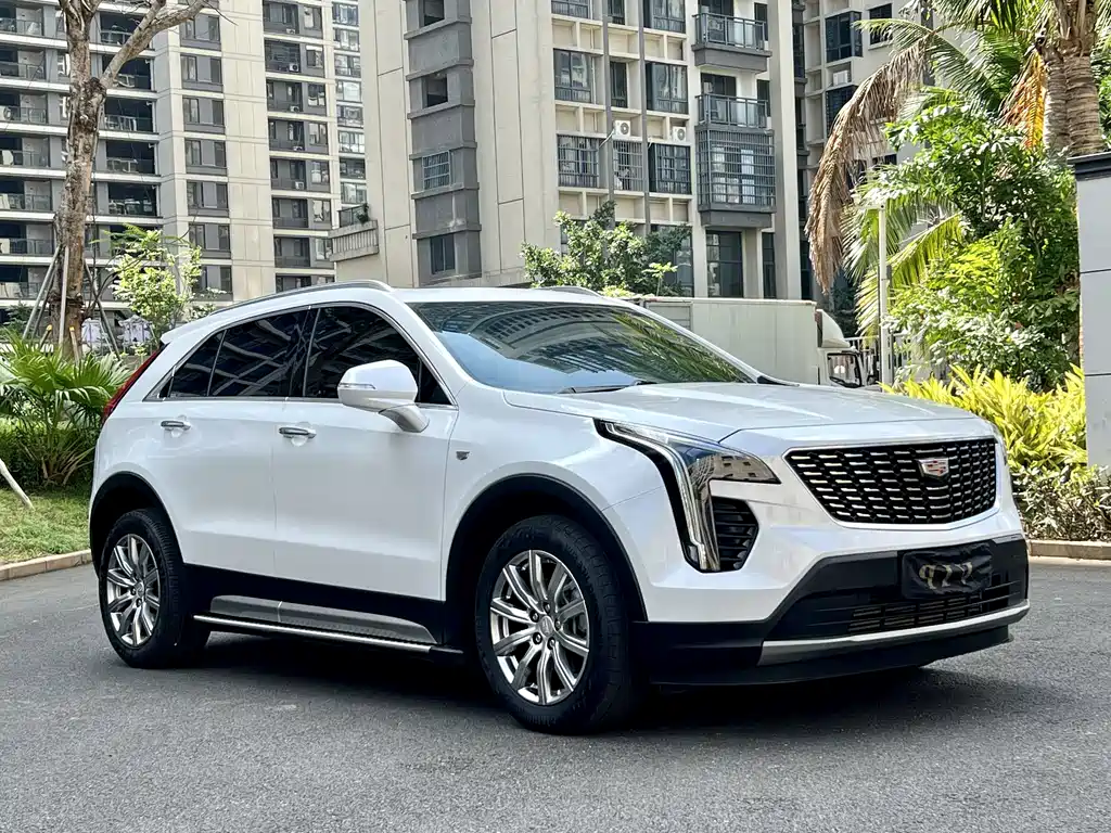 CADILLAC XT4